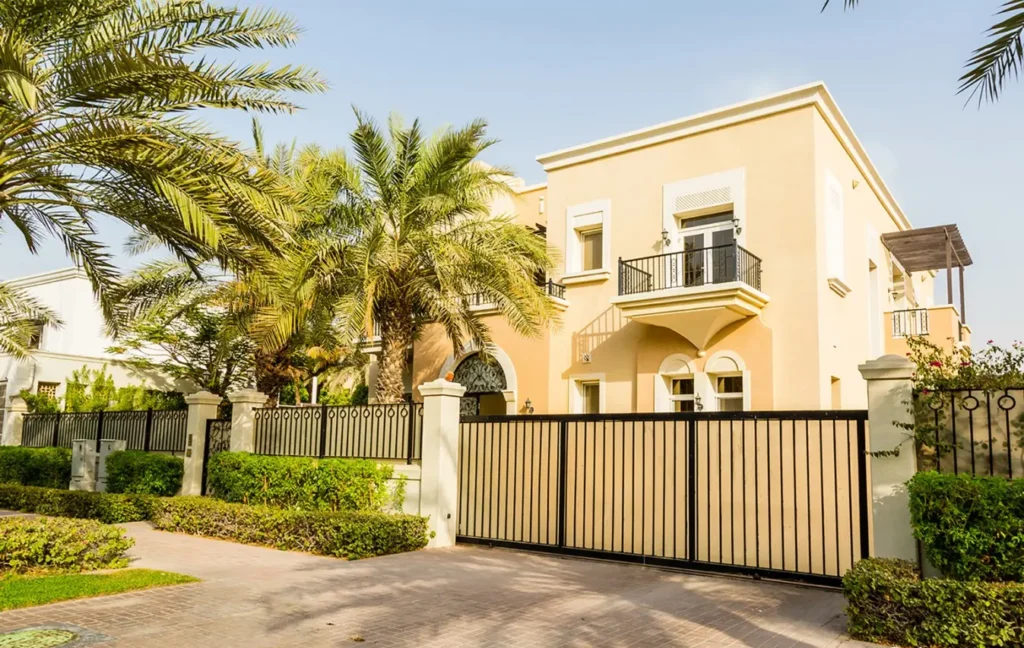 House-of-the-Week-Cover-e1744273800847-1024x648